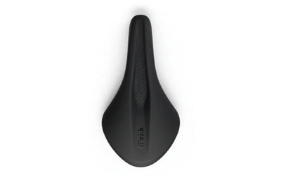 Fizik Tempo Aliante R5 saddle 150mm in black, three-quarter top view showing flat profile and Mobius rail system